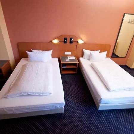 מלון Arcadia Heidelberg שווצינגן